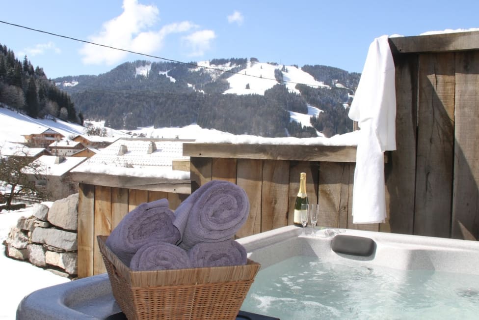 Hot Tub in Chalet Le Prêle