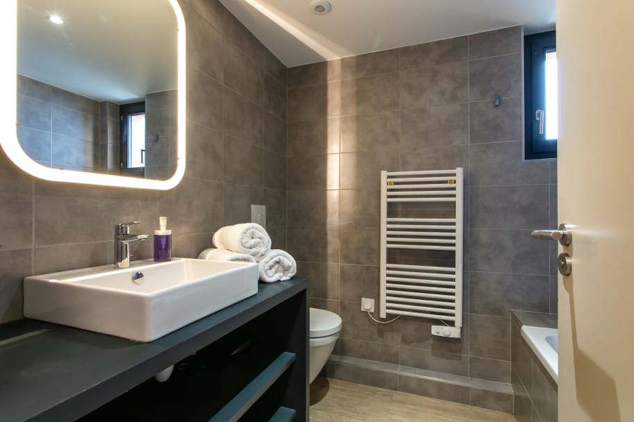 Ensuite bathroom in Chalet Myrtille