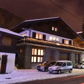 Chalet Chez Claude - Solo Ski Accommodation
