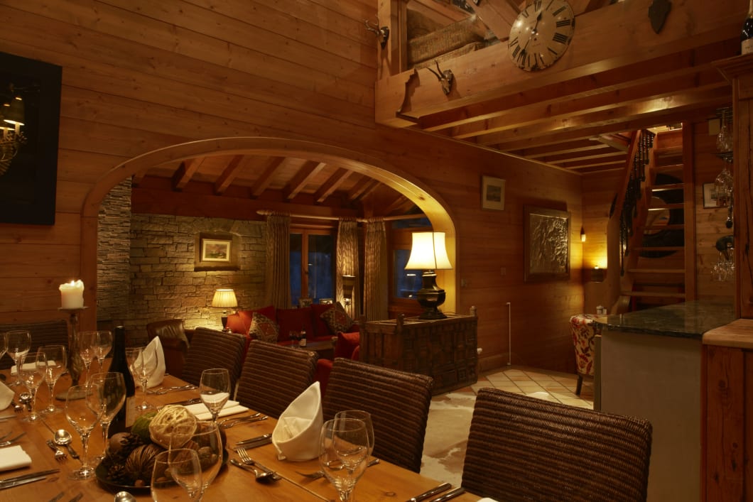 Dining in Chalet La Petite Pia