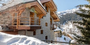 A luxury ski holiday Chalet exterior in Chalet La Petite Pia - Meribel