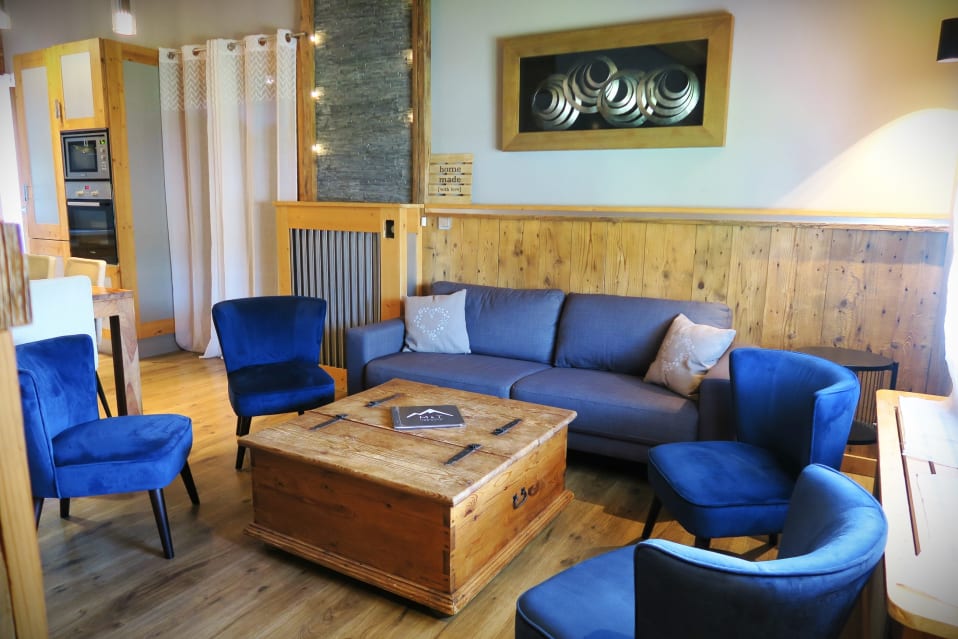 Chalet La Rocade lounge area - Top Floor