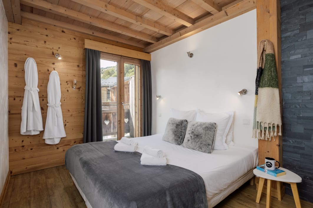 Double Bedroom in Les Suites de l'Alpe