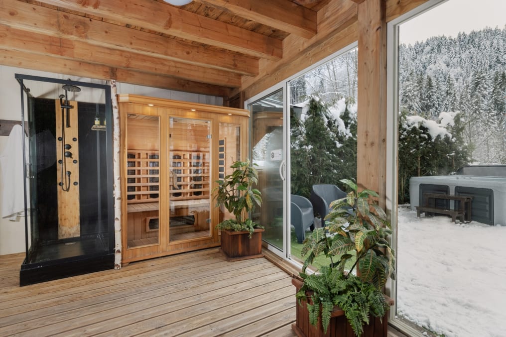 Fitness suite with hot tub in Les Suites de l'Alpe