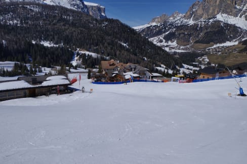 The piste (Blue Number 5) directly behind Sporthotel Panorama