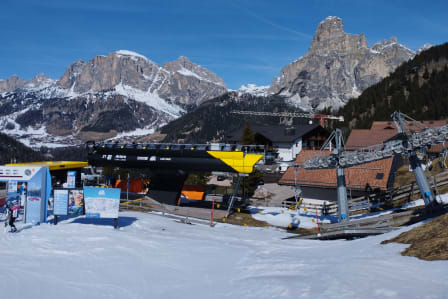 Arlara Chairlift with Sporthotel Panorama behind